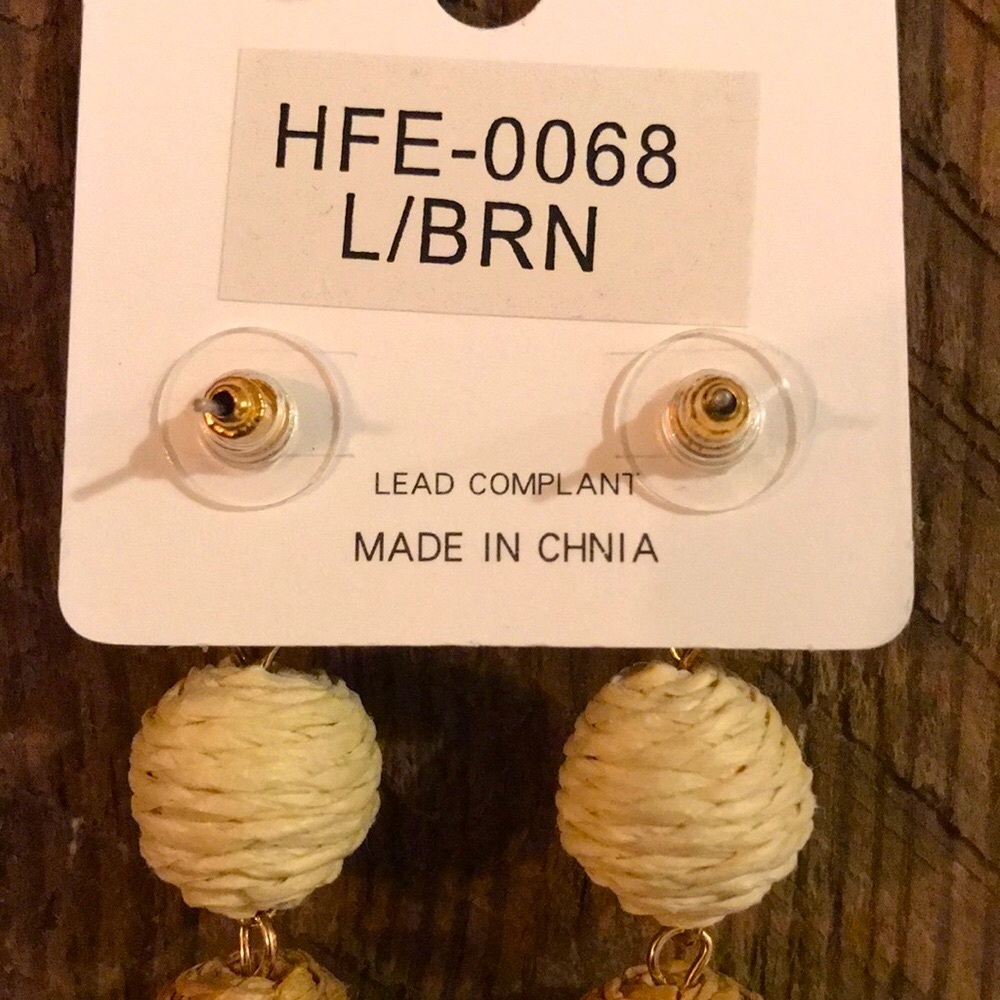 ✅CLEARANCE- New! Raffia Wrapped Dangle Earrings - Picture 4 of 4
